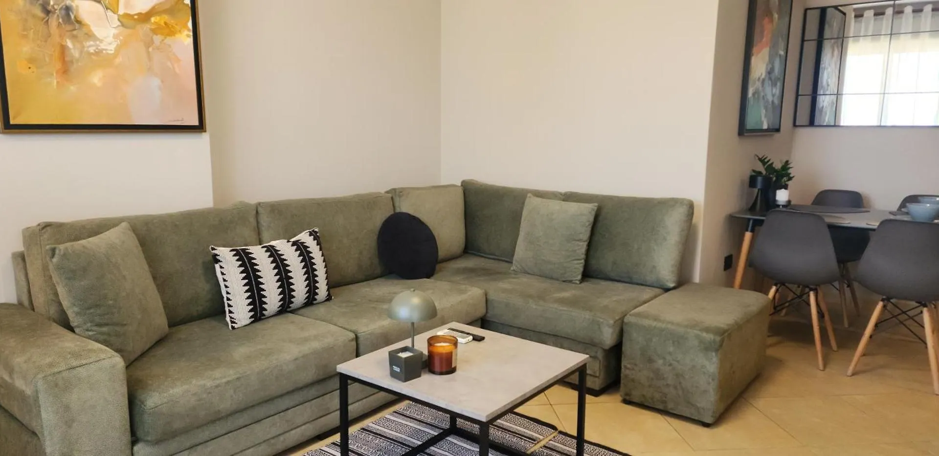 Grid Apartment Tiran 0*,  Arnavutluk