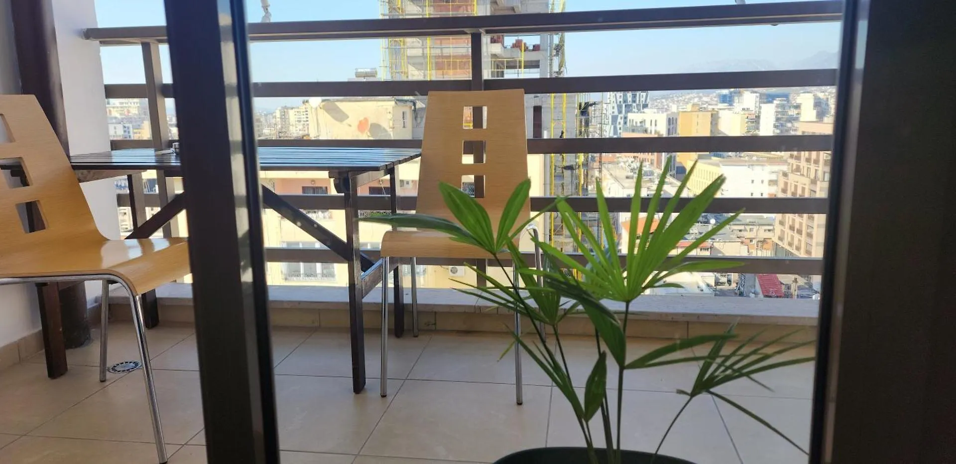 Grid Apartment Tiran 0*,